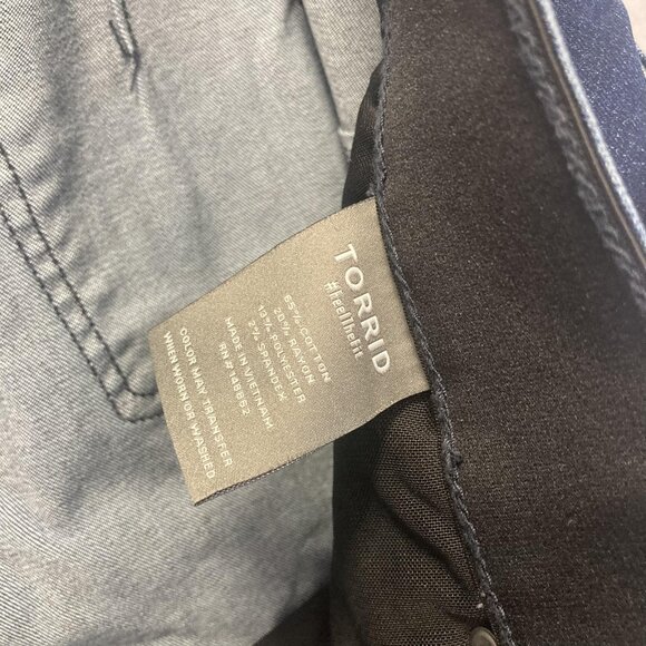 Torrid Bombshell Flare Jeans Womens 26S Dark Wash Super Soft Stretch High Rise - Picture 14 of 16